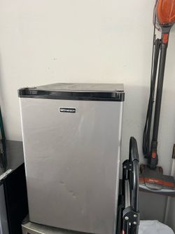 Emerson 2.7 Cu. Ft. Mini Fridge with Freezer