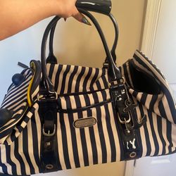 Jessica Simpson Rolling Travel Bag/Suitcase