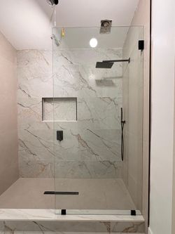 Glass panel partition in Miami se