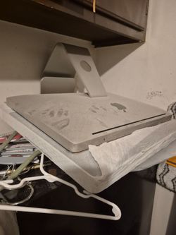 2 Apple computers