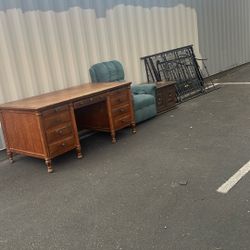 Free Furniture 