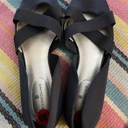 Bandolino flat shoes elastic cross  size10