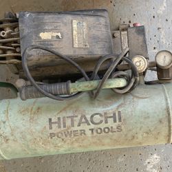 Hitachi 4 Gallon Portable Electric Twin Stack Air Compressor 125PSI Max EC12 2HP