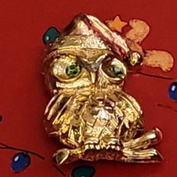 CHRISTMAS  OWL BROOCH 
