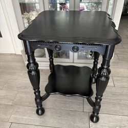 Beautiful Black  End  Table 