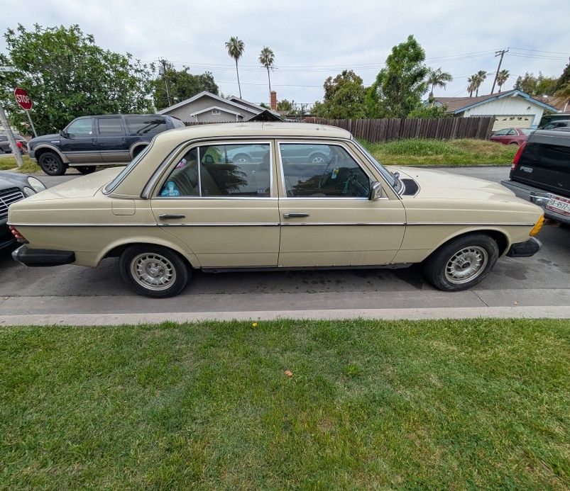1982 Mercedes-Benz 240d