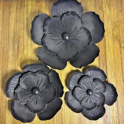 FREE 🎁 with purchase- new grey flower wall art 3D