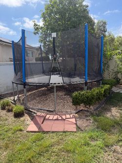 14’ round trampoline
