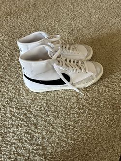 Nike Blazers 8.5