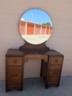 Vintage vanity