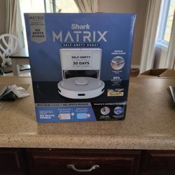 Brand New Shark Matrix Self-empty Robot Roomba