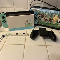 Nintendo Switch Animal Crossing Edition + Carrying case