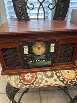 Vintage-Style CD Recorder Stereo System