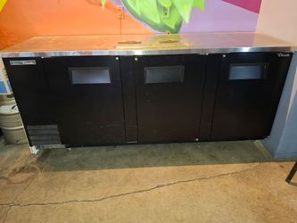 True 3 door 2single faucet tower kegerator