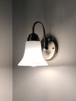 Wall light fixture