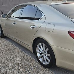 2010 Lexus LS 460