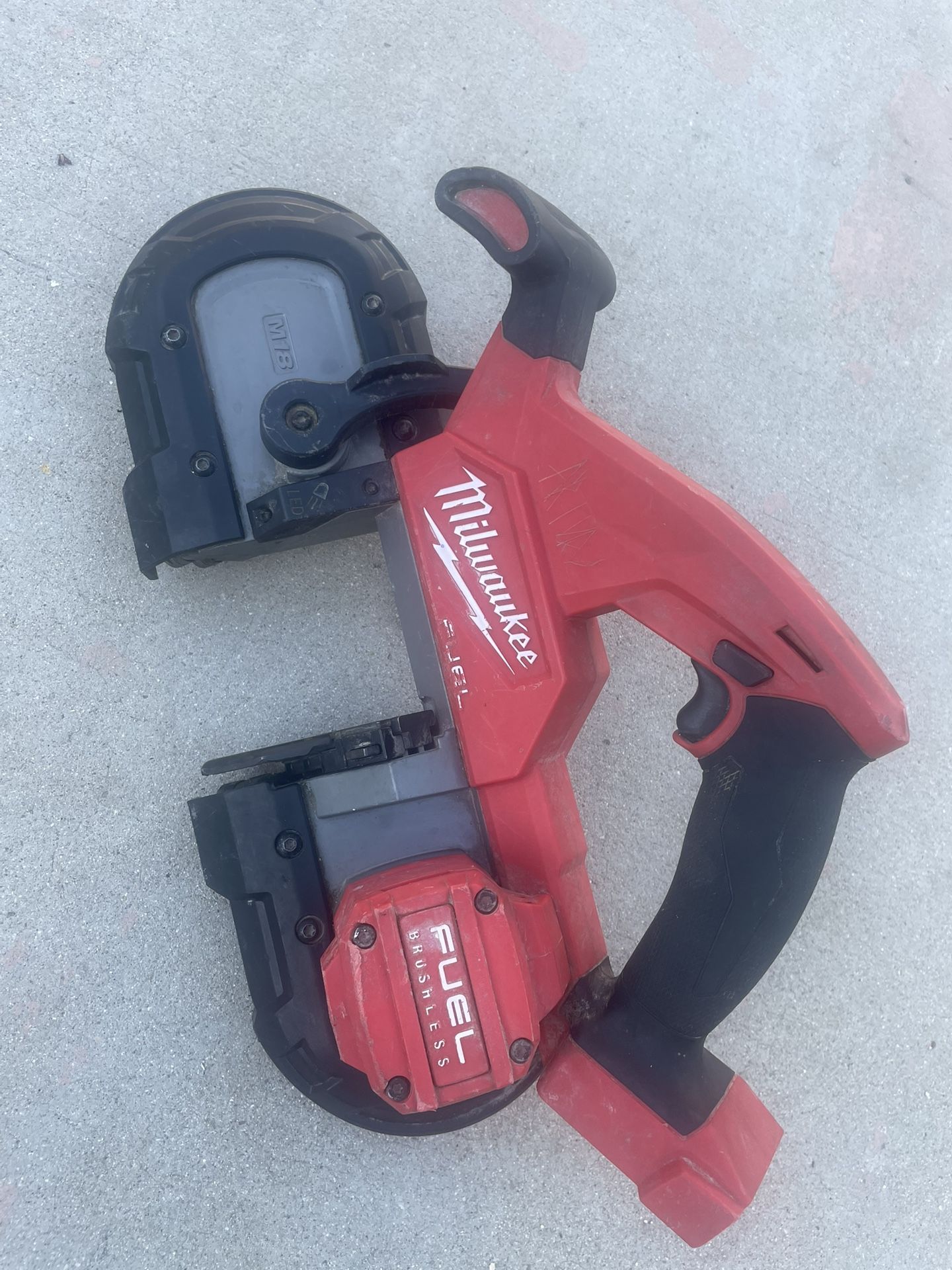 M18 FUEL 18V Lithium-Ion Brushless Cordless Compact Bandsaw (Tool-Only)