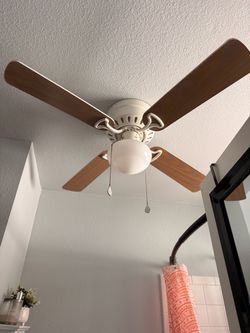 Harbor Breeze Armitage 42-in White with White/blonde Blades Flush Mount Ceiling Far