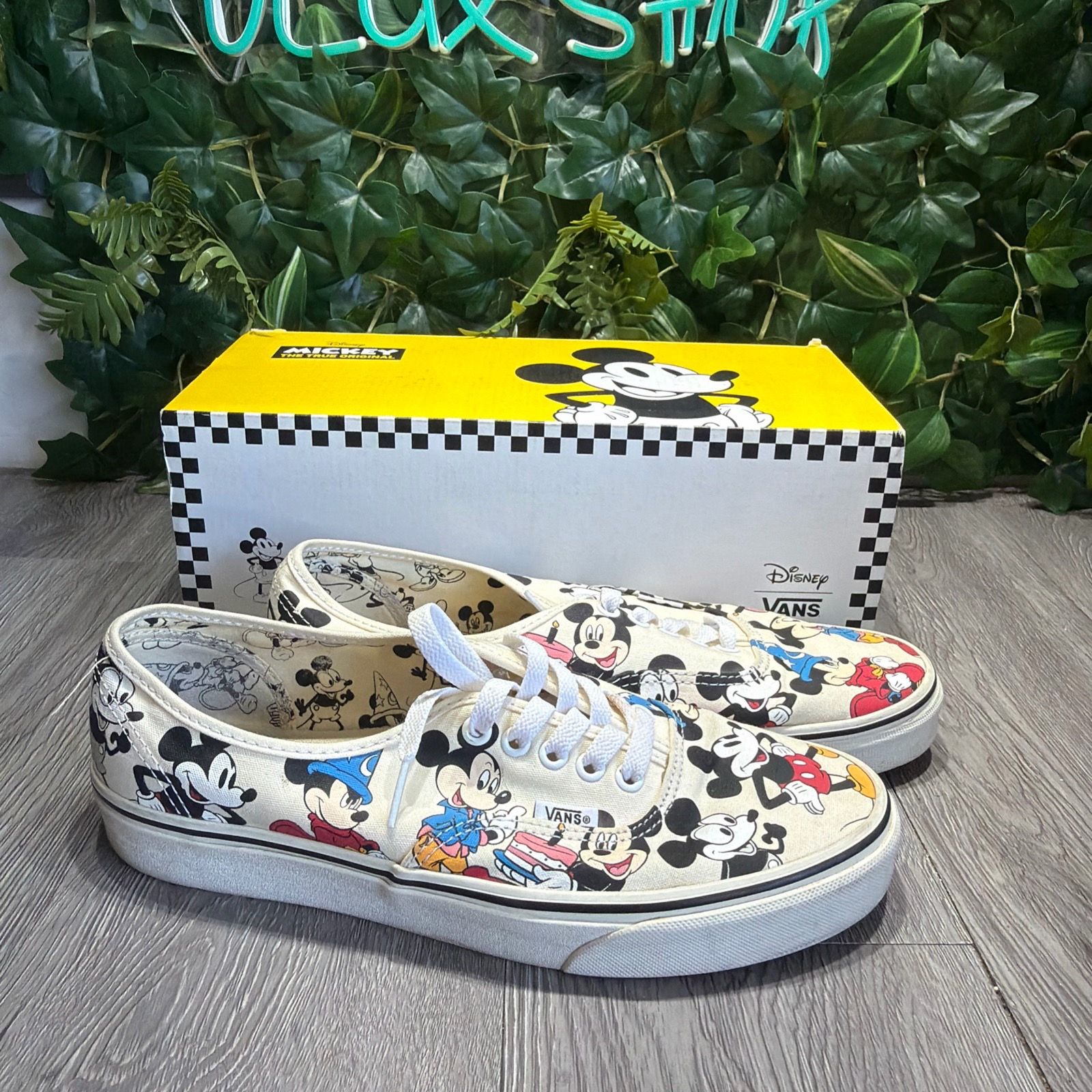 Vans X Disney Authentic Mickey's Birthday Mens US Size 9.5