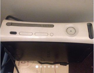( 8 ) USED XBOX 360 consoles ( only )