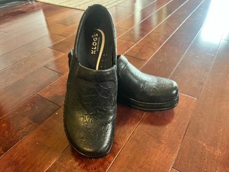 Klogs Naples Black Tool Nursing Klogs-Women’s size 9