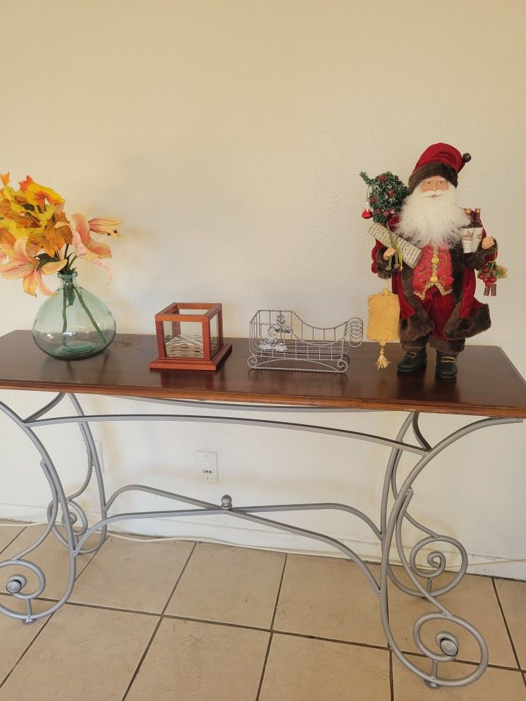 Solid Wood Entrance Table With Iron Base 