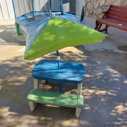 Step 2 Kids Picnic Table With Umbrella 