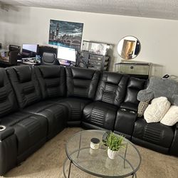 $1,500 Reclining Coucch