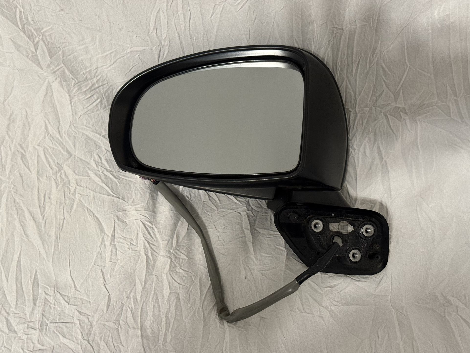2011 Toyota Prius Driver Side (LH) Mirror Assembly