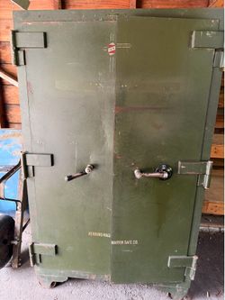 Original 1946 Herring Hall Marvin Safe