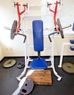 HAMMER STRENGTH Plate Loaded Incline Press