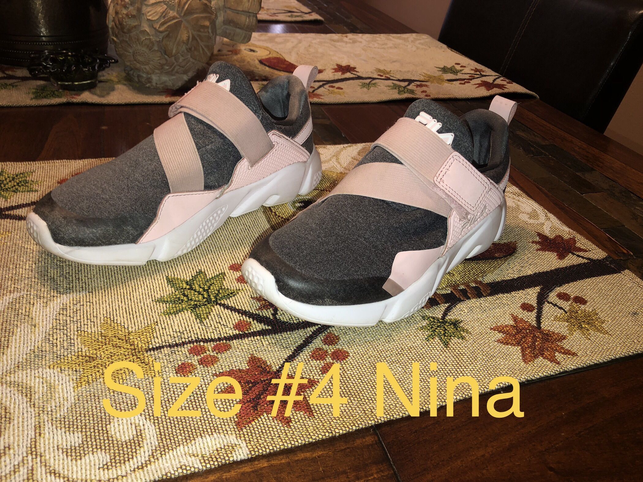 Shoes De Nina  Size 2 ,3,