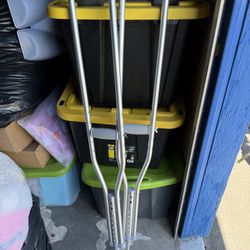 Crutches 