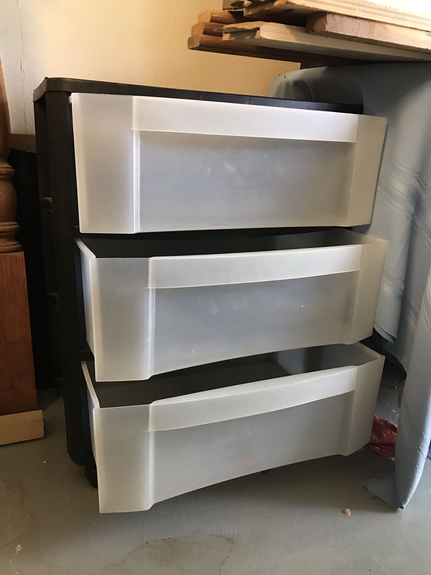 Plastic storage -drawers