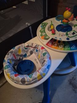 Baby Einstein Activity center- like new