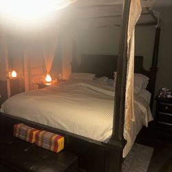 Wood King Bedframe