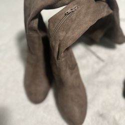 Boots Fits Size 6-6.5W, Just Once Worn, Pick Up Near tully And Monterey rd SJ Ca 95112