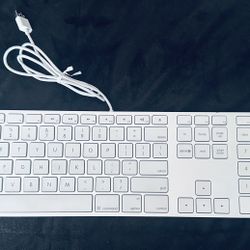 Genuine Apple Full Size Layout Wired Keyboard Great Condition