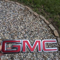 2018 Yukon Grill / Rear Door Emblem 