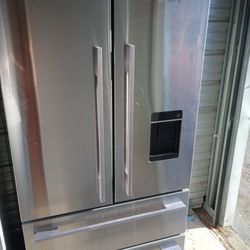 20 Cubic Foot Fisher And Paykel 4 Door Refrigerator With Water In The Front Door 90 Day Warranty Free Delivery Vancouver Area