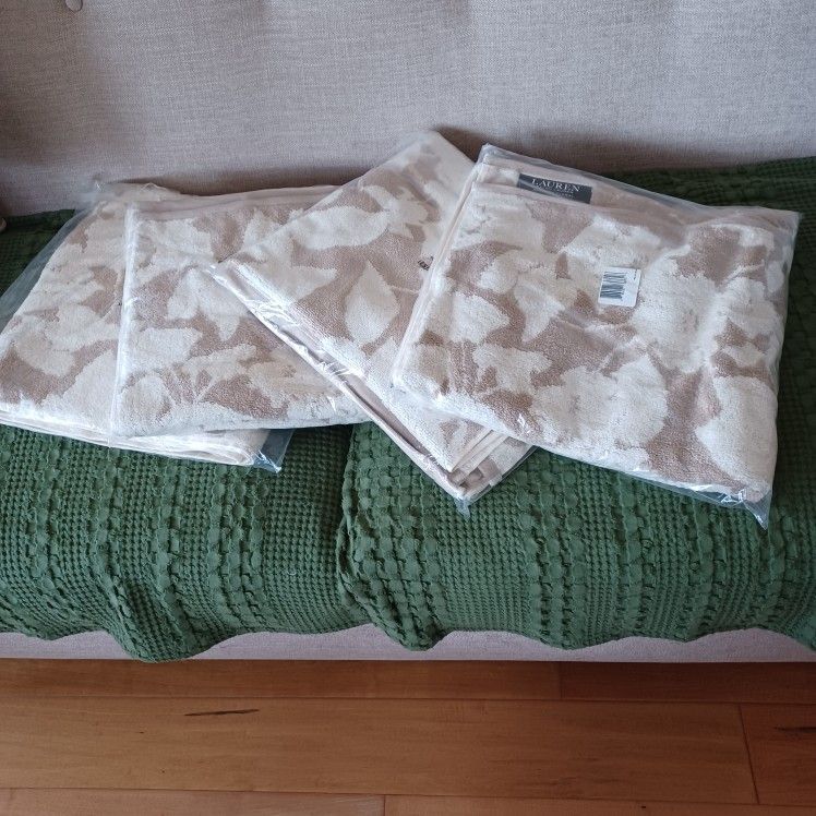 New  4 Towels By Ralph LAUREEN  10.00 Each