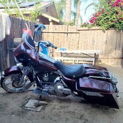 Harley Davidson Ultra Glide Motorcycle 