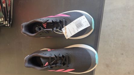 $25.00 Size 4 1/2 para niña Nuevo no caja recojer en Colton