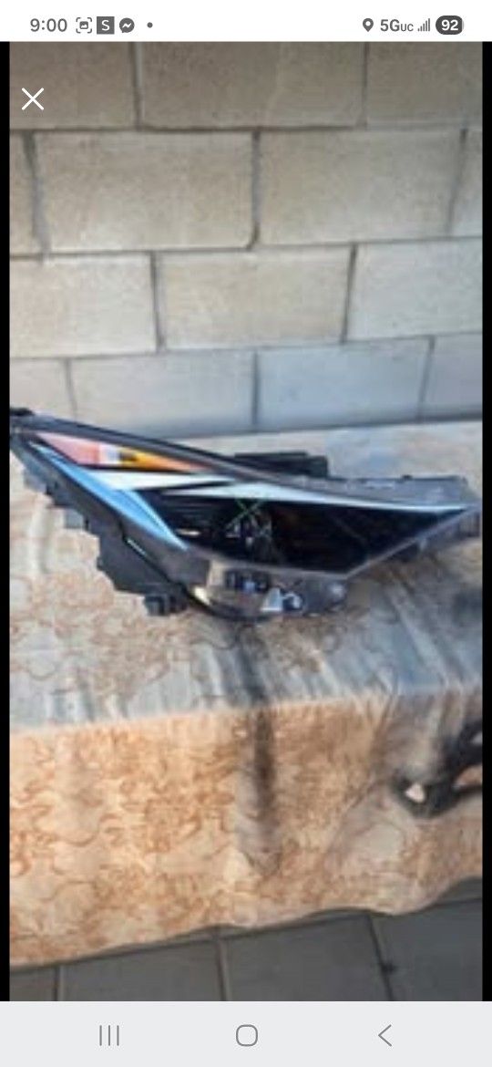 2022 hyundai elantra right headligh