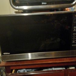 Panasonic  Inverter Microvave 1250w