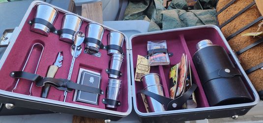 Traveling bar kit antique