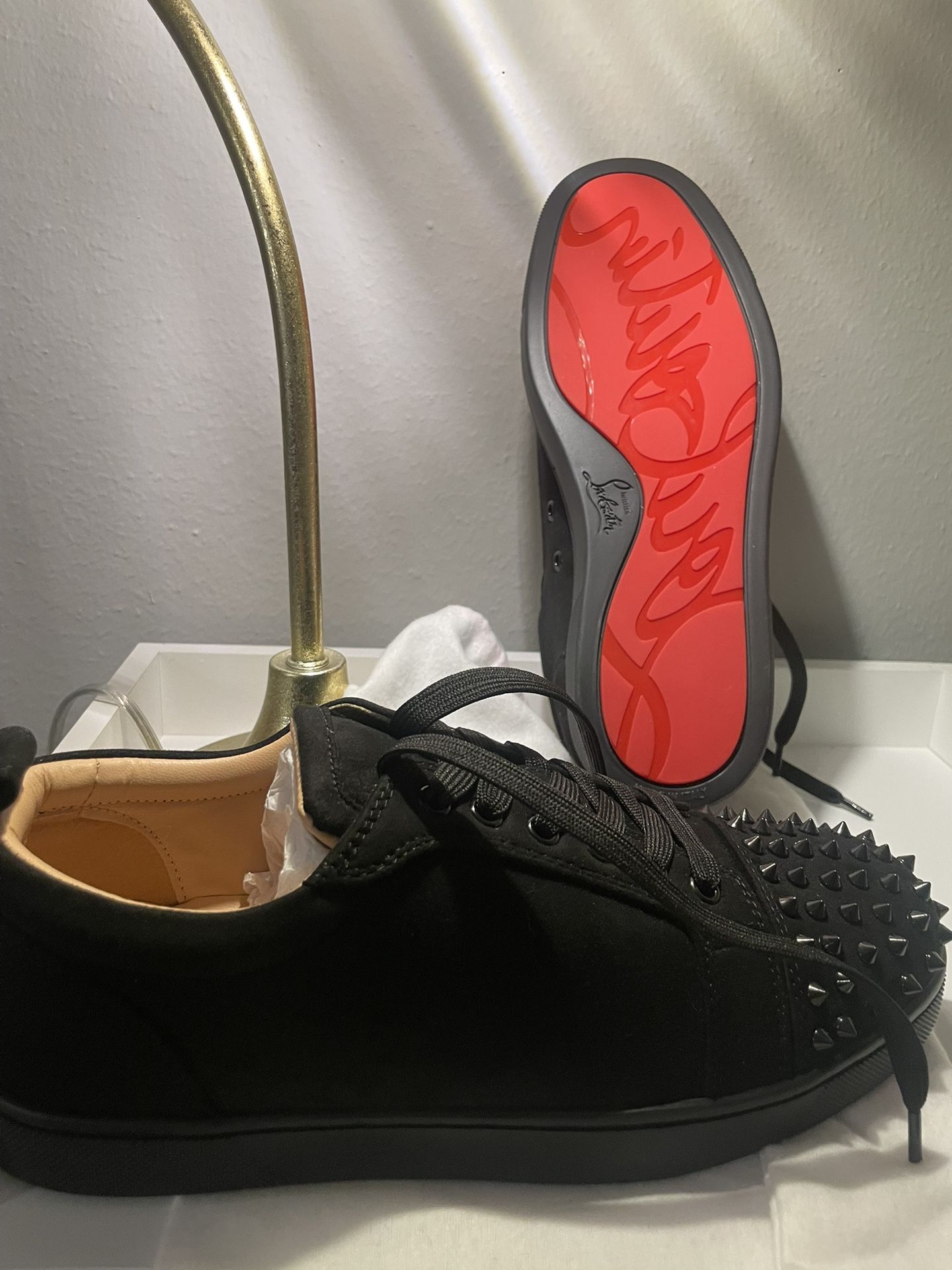Red bottoms/suela roja