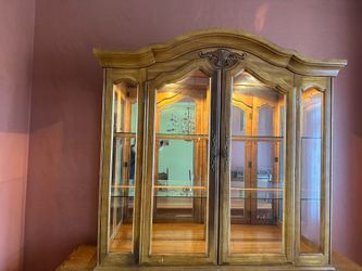 Lighted Glass Display Hutch / China Cabinet Top