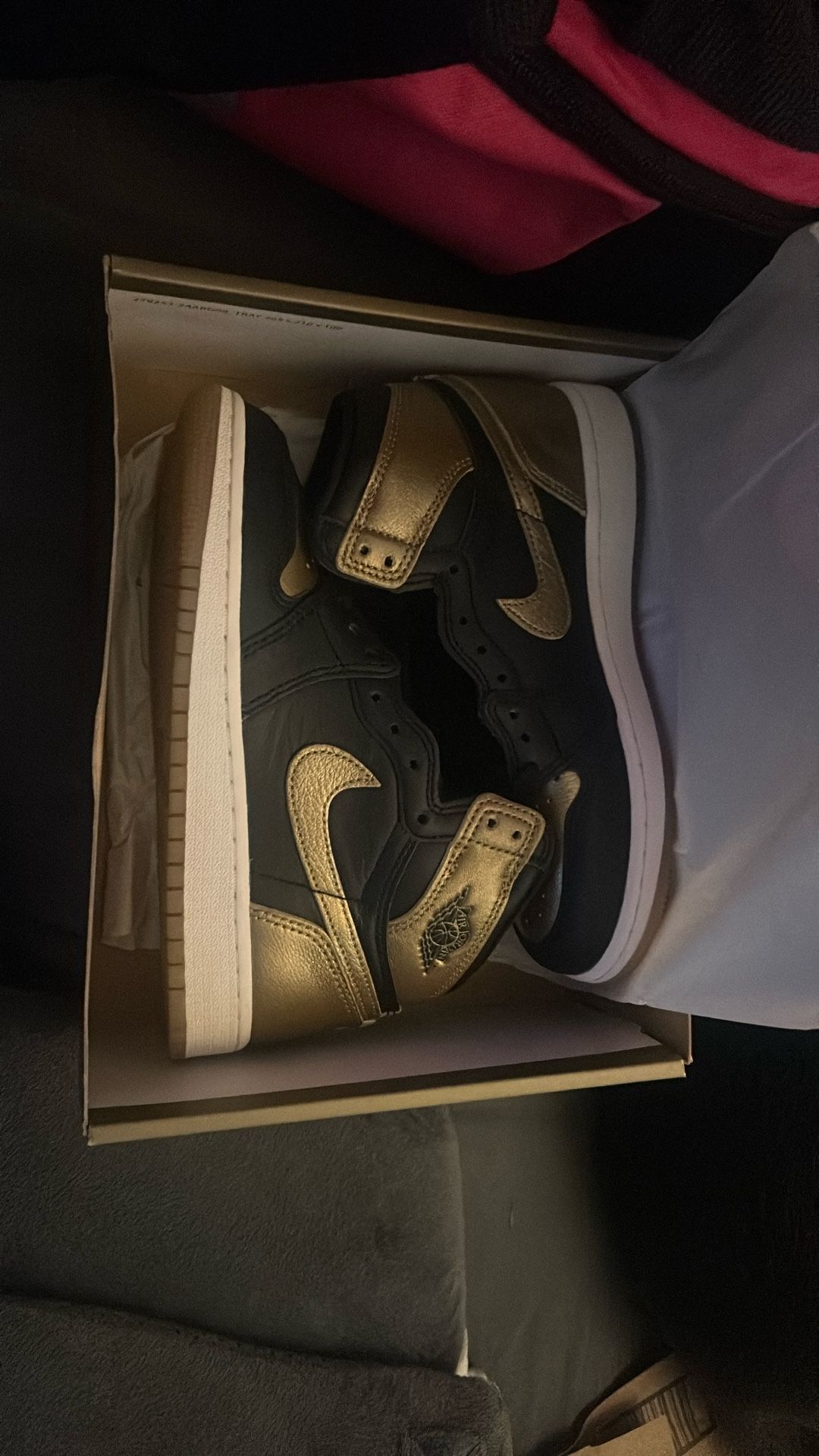 Jordan’s Retro 1-Brand New Size 4 Y, 6 Women’s