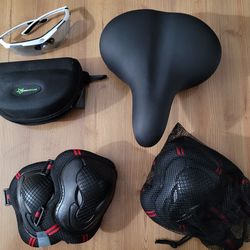 Bundle of bike accessories